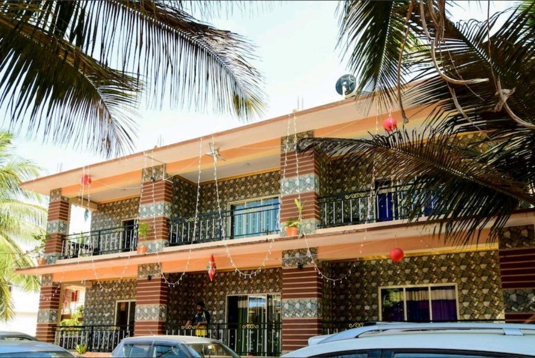 Ronz Vista Da Praia กาลังกูติ ภายนอก รูปภาพ